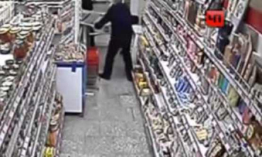 Госохранники помешали похитить товар из супермаркета Ужгорода