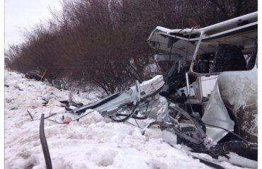В зоне АТО столкнулись военные автомобили КрАЗ и автобус, есть жертвы