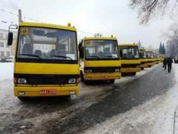 На Закарпатье школы получили 11 автобусов