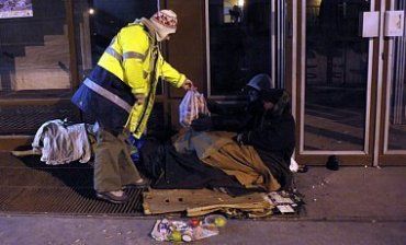 В начале октября венгерским бездомным уже запретили ночевать на улицах городов