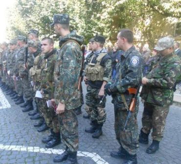 Под звуки казацкого марша бойцы ушли в дальний путь на Донбасс
