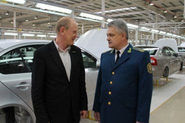 Олександр Похилько побував на автомобільному заводі «Єврокар»