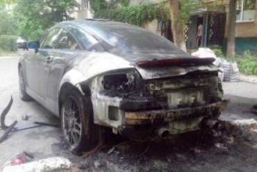 В Виноградовском районе огнем уничтожен автомобиль AUDI