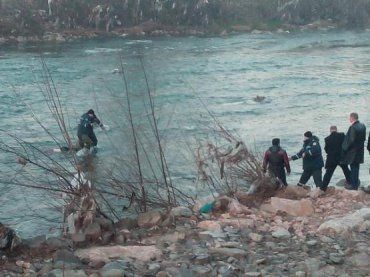 Накануне Нового года из реки Тересва вытащили труп закарпатки