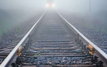 В Сваляве 21-летний парень попал под поезд и получил многочисленные травмы