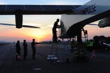 Самолет на солнечных батареях пробудет в воздухе более суток