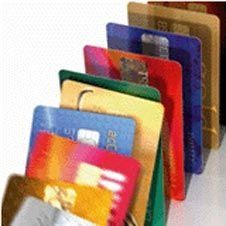 Для того, чтобы получить карточку с кредитным лимитом, сегодня нужно обойти не один банк.