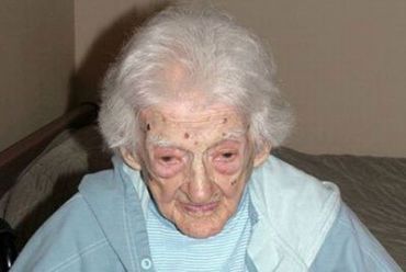 В США в возрасте 115 лет 220 дней скончалась старейшая женщина в мире Эдна Паркер.