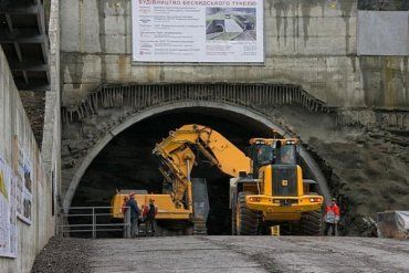 Работы по строительству Бескидского тоннеля ведутся почти круглосуточно