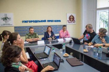 В Ужгородском пресс-клубе заседание по вопросам "пересечки" авто