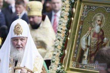 Патриарх Кирилл поздравил Онуфрия с избранием на должность