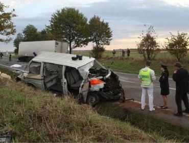 ДТП в Чехии: фура на полном ходу снесла с трассы машину "скорой"
