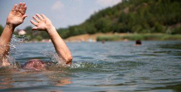 У 2015 році на водних об’єктах Закарпатської області загинуло 44 людини.