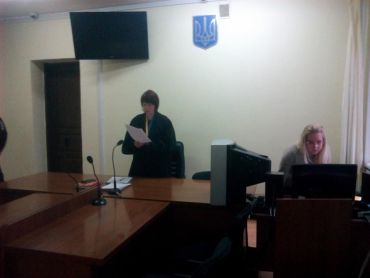 Подсудимый, тем временем, находится на стационарном лечении в Киеве