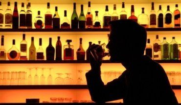 Ізза частого вживання алкоголю судини швидше старіють