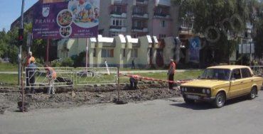 Ужгородцы дождались ремонта дороги на улице Легоцкого