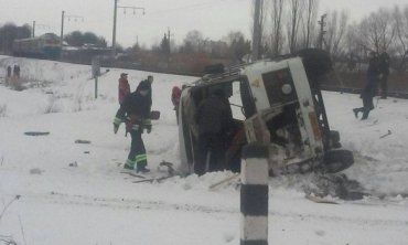 Потяг протаранив мікроавтобус,водій загинув на місці