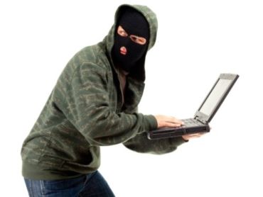 У жителя Свалявы гость украл ноутбук и мобильный телефон