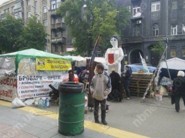 В Киеве закарпатцы одели на головы повязки с надписью «голодаю»