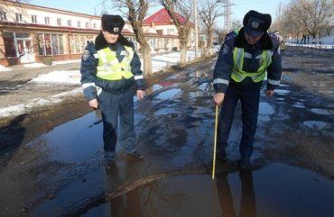 Ужгородцы готовы помочь дорожникам ремонтировать дороги
