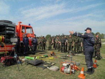 В Закарпатье прибыли более 150 военнослужащих и 50 единиц техники