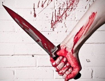 В Закарпатье ревнивец схватил нож и ударил им свою женщину