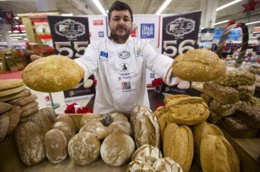 На пике продуктовой паники стоимость буханки хлеб на Закарпатье достигала 20 грн