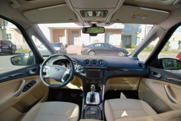 Виноградовские правоохранители разыскивают автомобиль "Ford Galaxy"