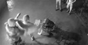 В Иршаве хулиганы напали и избили одного милиционера