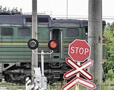 ДТП на Закарпатье: ВАЗ-2104 столкнулся с поездом Львов-Рахов