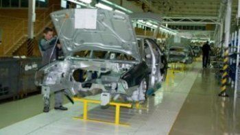 Завод "Еврокар" сократил производство до 419 автомобилей по сравнению с июлем