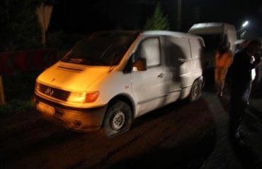 В Мукачевском районе избили агитаторов и повредили микрик