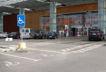 В Ужгороде стартует специальная акция на парковках инвалидов