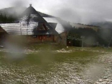 В Карпатах на Черногорском хребте слой снега составил 6 см