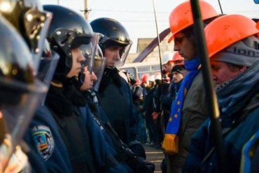 Закарпатские правоохранители призывают земляков помогать силовикам