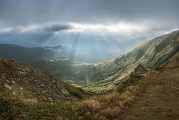 Дмитрий Балховитин: Вид на Карпатский национальный природный парк с Говерлы