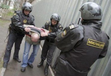 В Мукачево милиционеры выловили наркоторговца в районе школьного двора