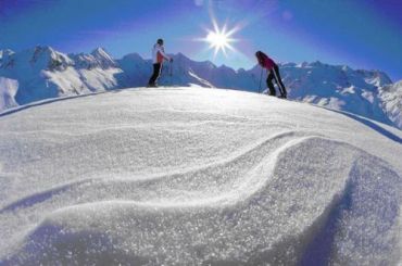 В любую секунду лыжников может накрыть снежная лавина