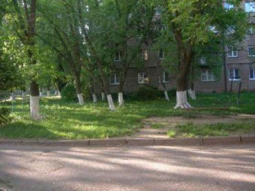 Жители Ужгорода могут потерять и сквер, и детскую площадку