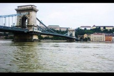 В Будапеште уровень воды в Дунае поднимается до 8,6 м