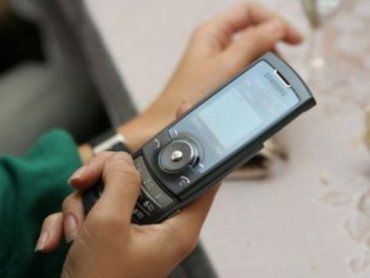 В Мукачево уборщица украла чужой дорогой мобильный телефон