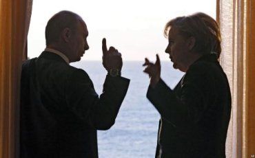Путин и Меркель показывают друг другу, кто куда сейчас идет