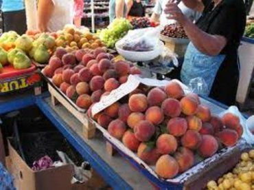 АМКУ поручили стабилизировать цены на персики в Закарпатье