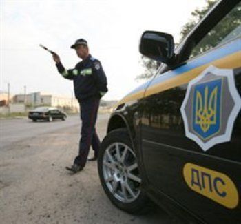 В Закарпатье ГАИшники задержали водителя ВАЗ-2108 с поддельным удостоверением