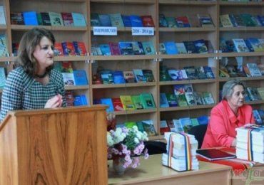 Дипломат прочитала студентам лекцию по истории, культуре Румынии