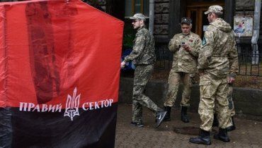 Бойцы "Правого сектора" 11 июля вступили в противостояние с милицией