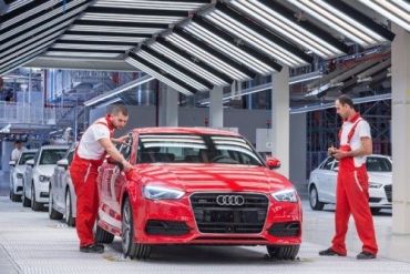 На конвейерах Audi в Венгрии работает около 9 тысяч человек