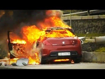 Пожар в автомобиле "Peugeot Bipper" произошел в городе Мукачево