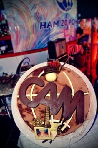 Кондитер из Ужгорода Валентин Штефаньо создавал шоколадный логотип «САМ»