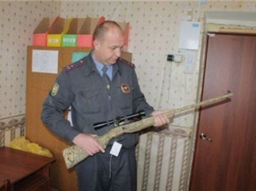 Ужгородская милиция изъяла у мужчины и винтовку, и пистолет